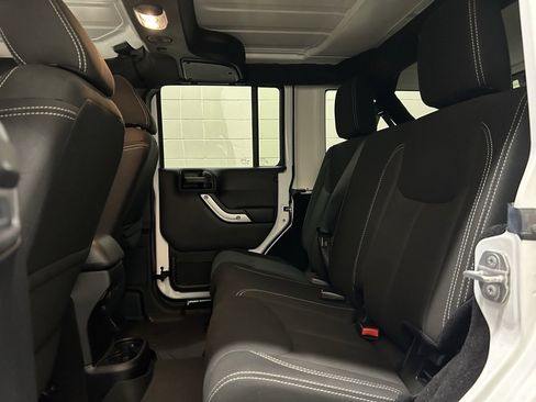 Used 2015 Jeep Wrangler Unlimited Sahara w/ Trailer Tow Group image 8