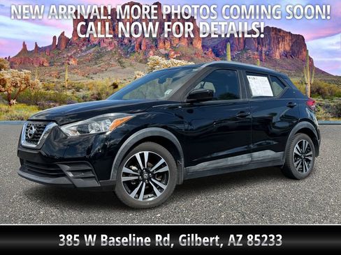 Used 2019 Nissan Kicks SV image 1