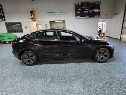 Used 2023 Tesla Model 3 Standard Range image 5