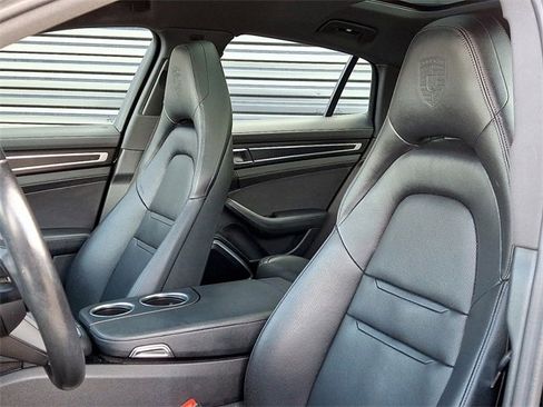 Used 2023 Porsche Panamera 4 Platinum Edition image 5
