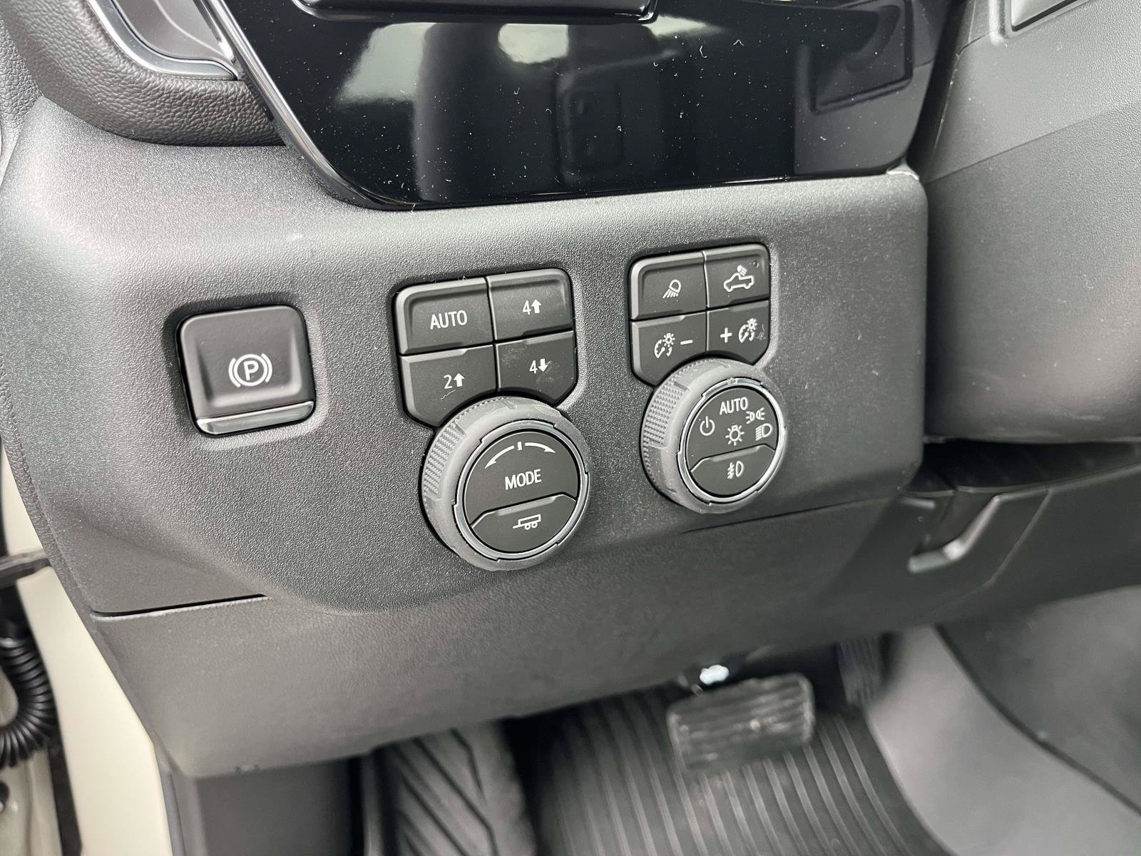New 2026 Chevrolet Silverado 1500 RST w/ RST All Star Premium Package AWD/4WD image 17