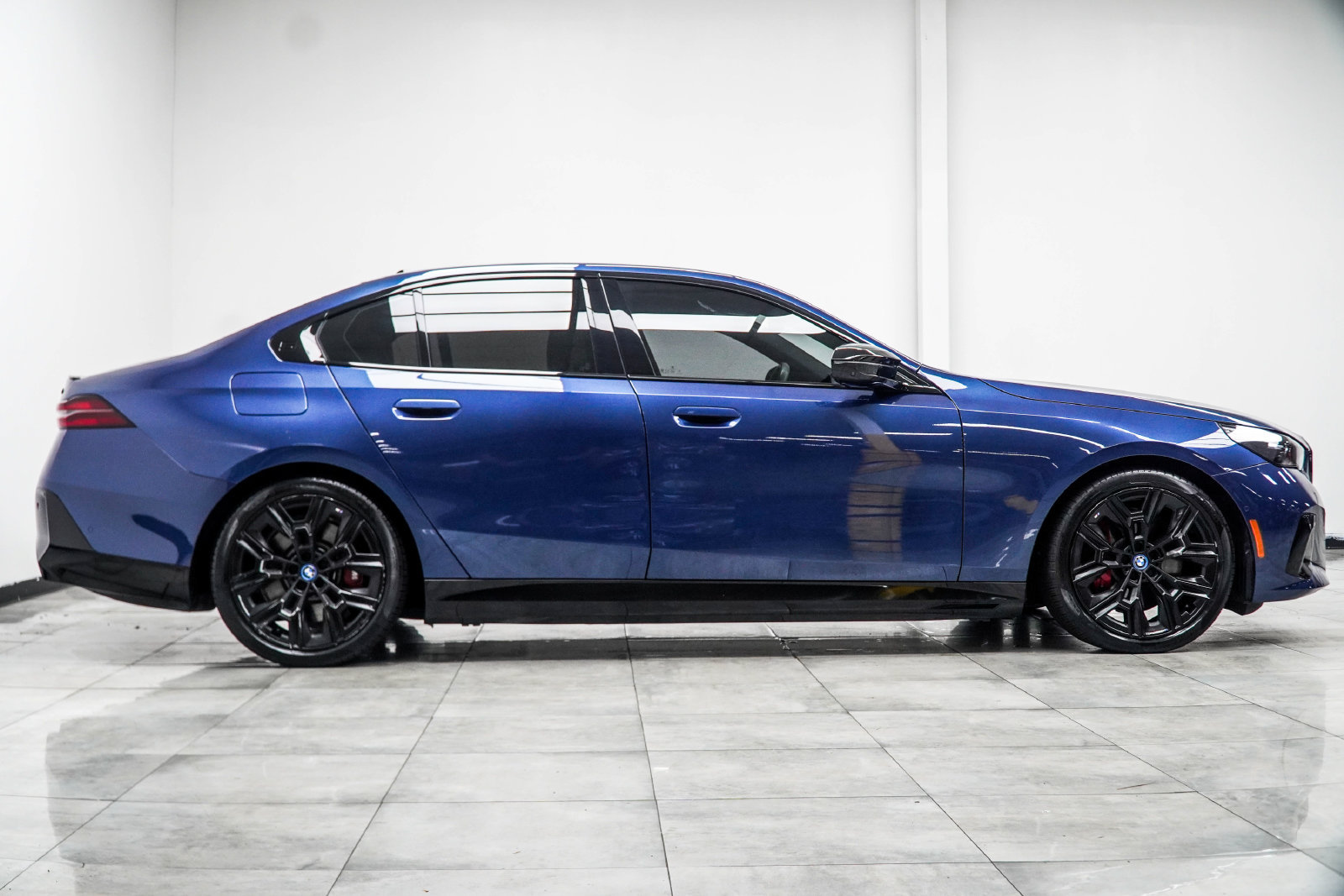 Used 2024 BMW i5 M60 w/ Premium Package AWD/4WD image 6