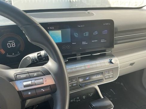 Certified 2025 Hyundai Kona SEL AWD/4WD image 17