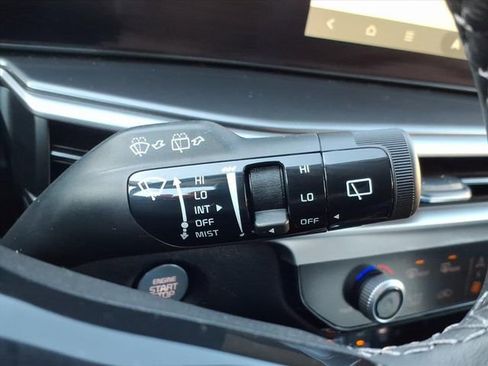 Used 2025 Kia Sorento S image 33