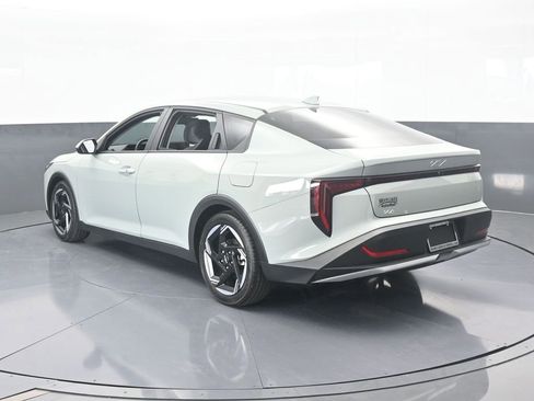 Used 2025 Kia K4 EX image 4