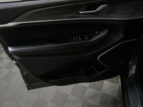 Used 2022 Jeep Grand Cherokee Limited 4xe image 14