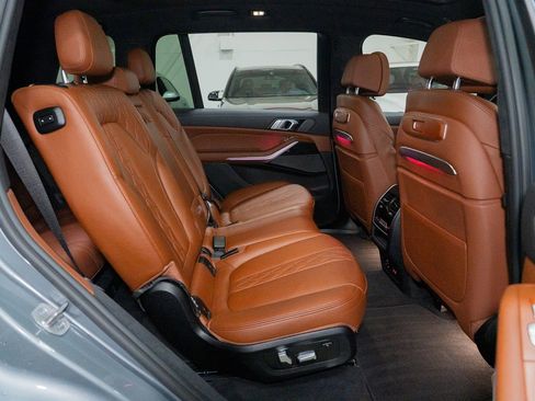 Used 2023 BMW X7 M60i image 49