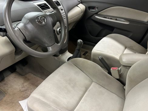 Used 2011 Toyota Yaris Sedan image 9