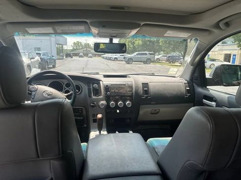 Used 2010 Toyota Tundra Limited AWD/4WD image 11