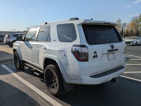 Used 2019 Toyota 4Runner SR5 Premium image 4