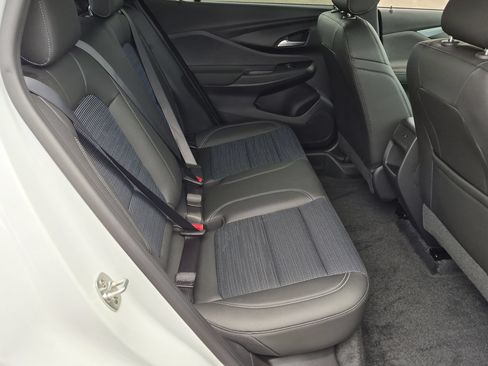 Certified 2025 Buick Envista Preferred w/ Advanced Safety Package FWD image 25