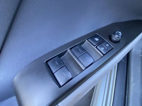 Used 2023 Toyota Camry SE image 15