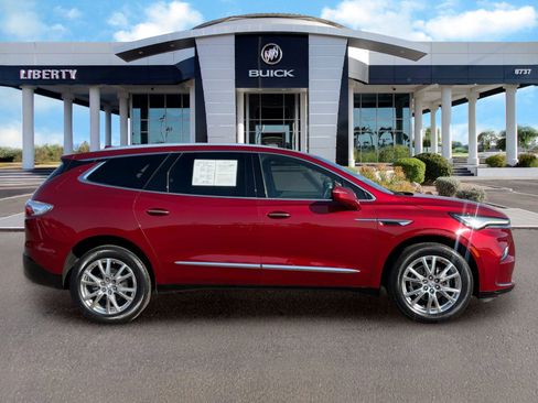 Used 2023 Buick Enclave Essence w/ Experience Buick Package FWD image 3