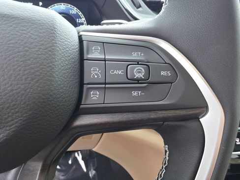 New 2026 Jeep Grand Cherokee Limited RWD image 18