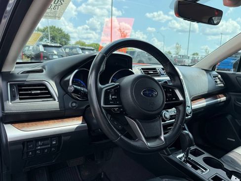 Used 2018 Subaru Outback 3.6R Limited AWD/4WD image 11