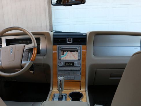 Used 2008 Lincoln Navigator 4WD image 48