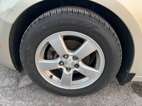 Used 2016 Chevrolet Cruze LT image 27