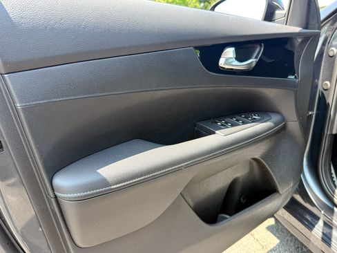 Certified 2024 Kia Forte GT-Line FWD image 16