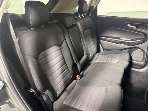 Used 2023 Ford Edge SE image 12