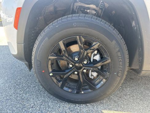 New 2026 Jeep Grand Cherokee Altitude AWD/4WD image 33