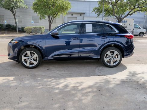 Certified 2025 Audi Q5 Premium w/ Convenience Package AWD/4WD image 8