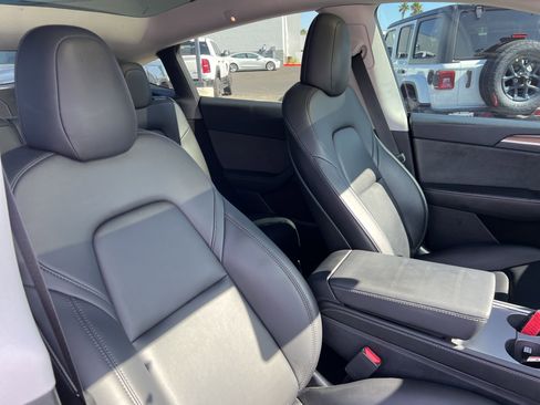 Used 2023 Tesla Model Y Performance AWD/4WD image 22