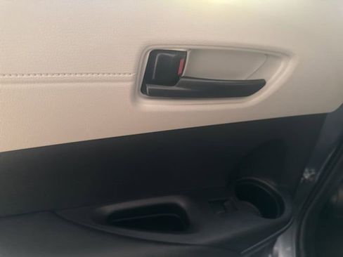 Used 2023 Toyota Corolla Cross L image 7