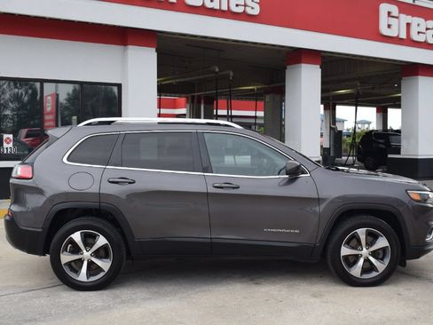 Used 2020 Jeep Cherokee Limited AWD/4WD image 3