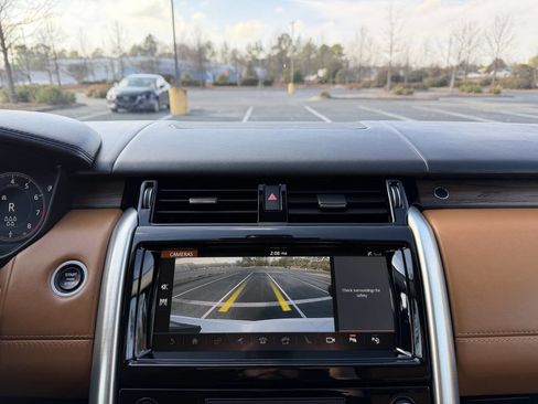 Used 2019 Land Rover Discovery HSE Luxury image 21