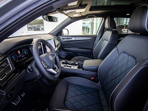 New 2026 Volkswagen Atlas Cross Sport SEL Premium R-Line AWD/4WD image 28