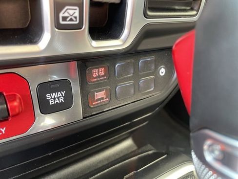 Used 2018 Jeep Wrangler Unlimited Rubicon w/ Safety Group image 28