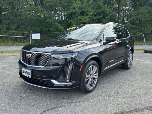 Used 2024 Cadillac XT6 Premium Luxury w/ Technology Package AWD/4WD image 3