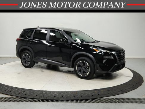 Used 2024 Nissan Rogue SV FWD image 1