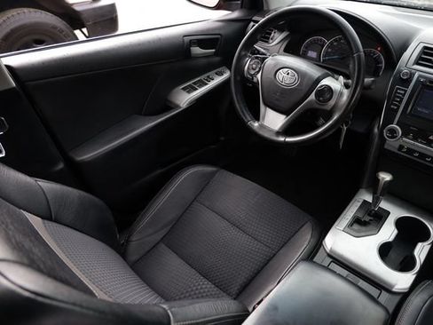 Used 2014 Toyota Camry SE FWD image 23