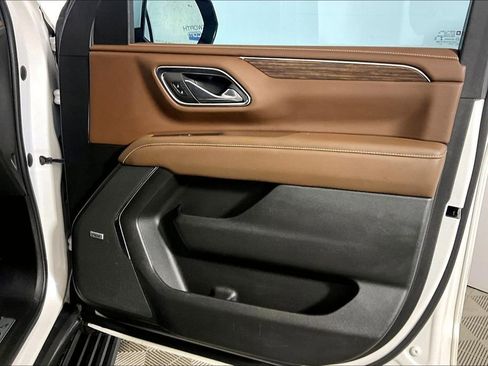 Used 2023 Chevrolet Suburban High Country AWD/4WD image 19