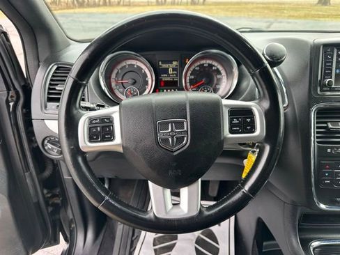 Used 2019 Dodge Grand Caravan GT image 18