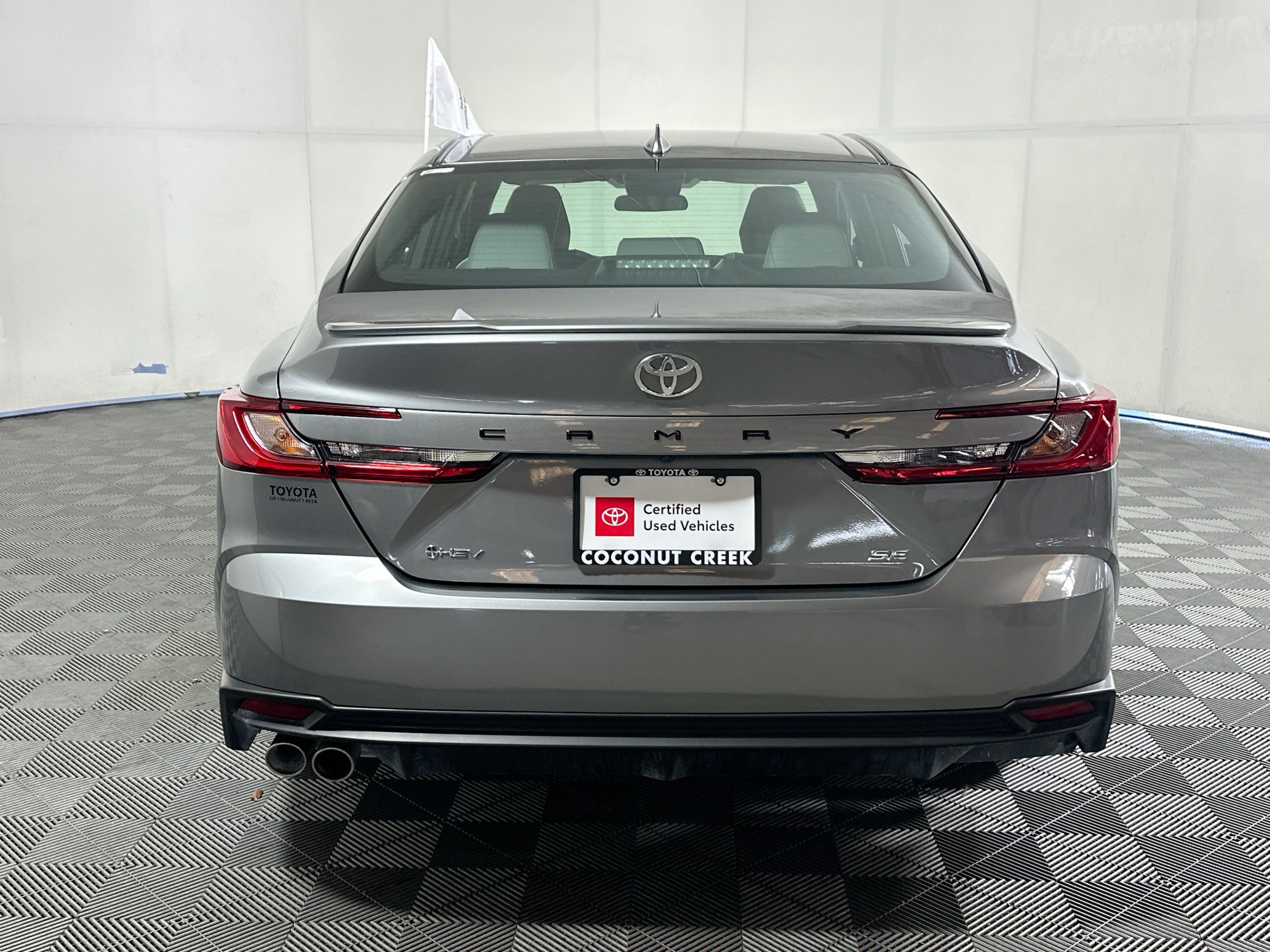 Used 2026 Toyota Camry SE FWD image 4