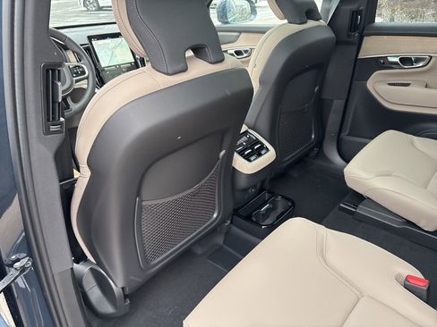 New 2026 Volvo XC90 B6 Plus w/ Protection Package Premier AWD/4WD image 38