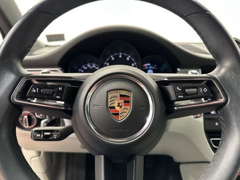 Certified 2023 Porsche Macan AWD/4WD image 25