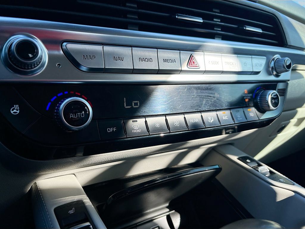 Used 2022 Kia Telluride SX w/ Nightfall Edition Package AWD/4WD image 16