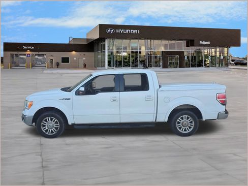 Used 2013 Ford F150 Lariat w/ Mid Equipment Group image 2