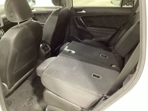 Certified 2023 Volkswagen Tiguan SE w/ Panoramic Sunroof Package AWD/4WD image 13