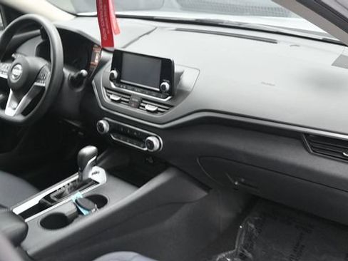 Used 2021 Nissan Altima 2.5 S FWD image 11