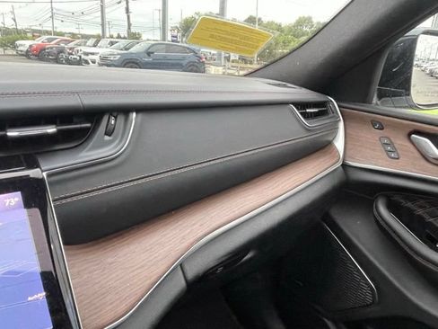 Used 2023 Jeep Grand Cherokee Summit w/ Luxury Tech Group V AWD/4WD image 16