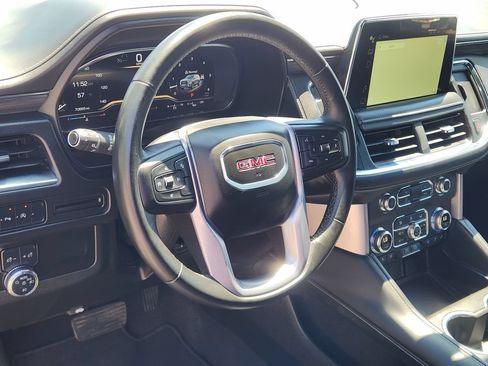 Used 2024 GMC Yukon SLT AWD/4WD image 18