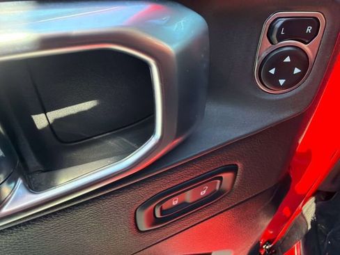 Used 2023 Jeep Gladiator Overland image 18