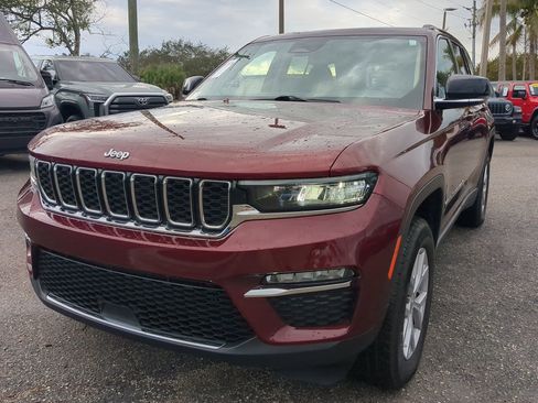Used 2022 Jeep Grand Cherokee Limited image 9