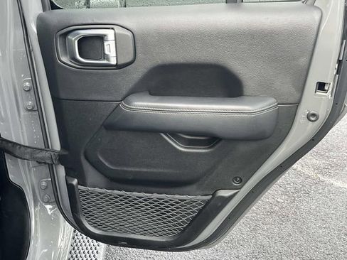 Used 2023 Jeep Wrangler Unlimited Sahara AWD/4WD image 20