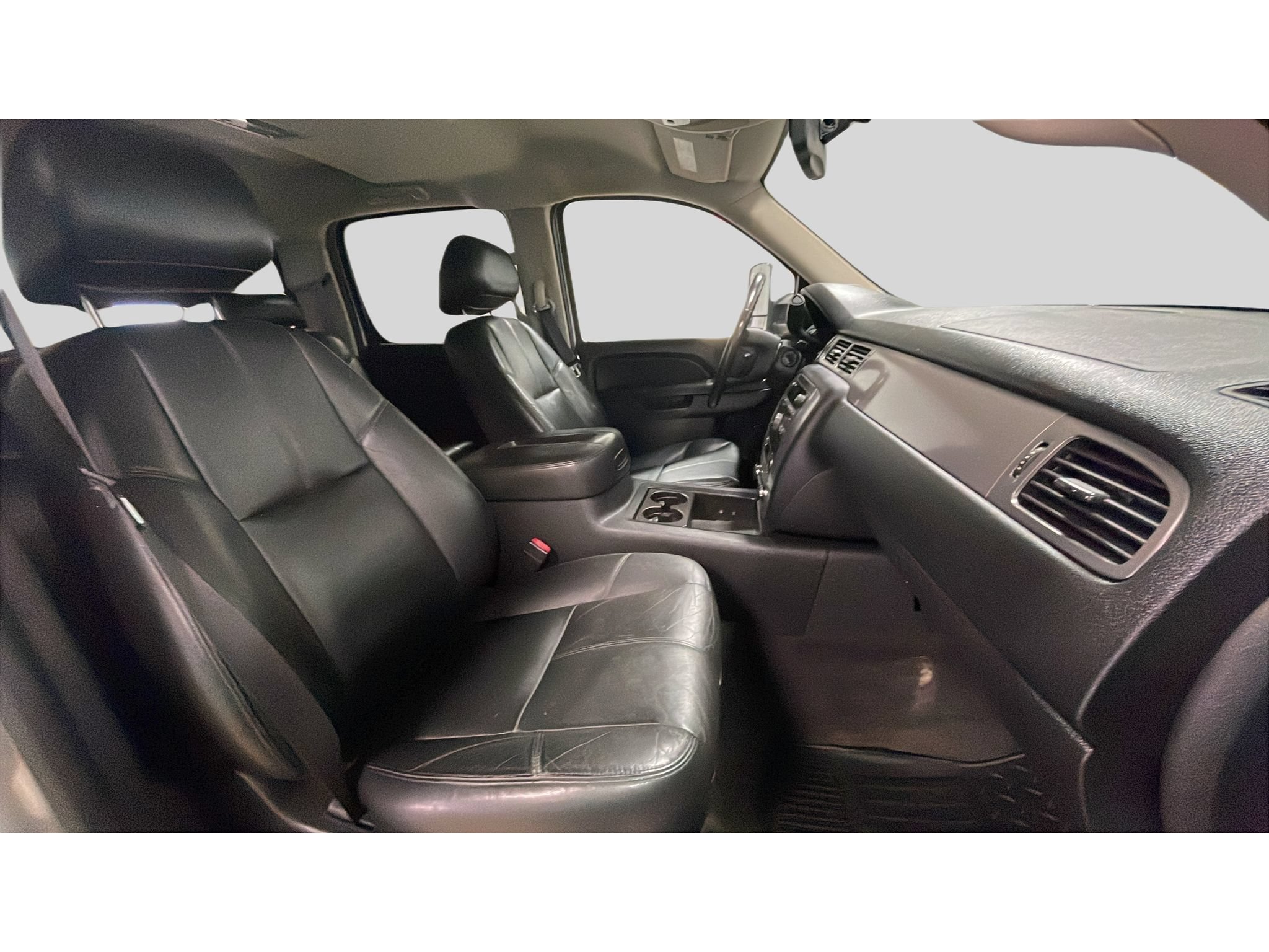 Used 2014 Chevrolet Silverado 3500 LTZ w/ LTZ Plus Package AWD/4WD image 17