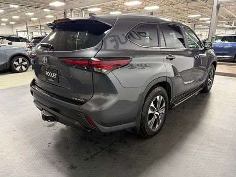 Used 2024 Toyota Highlander XLE image 4